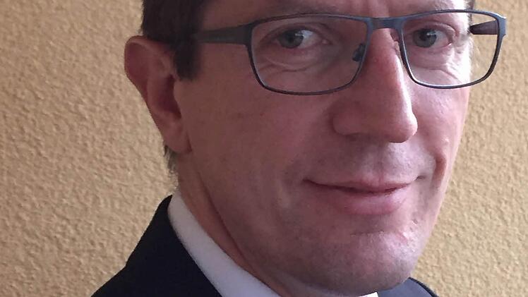 Arsem Selendt informiert über die private Krankenversicherung.