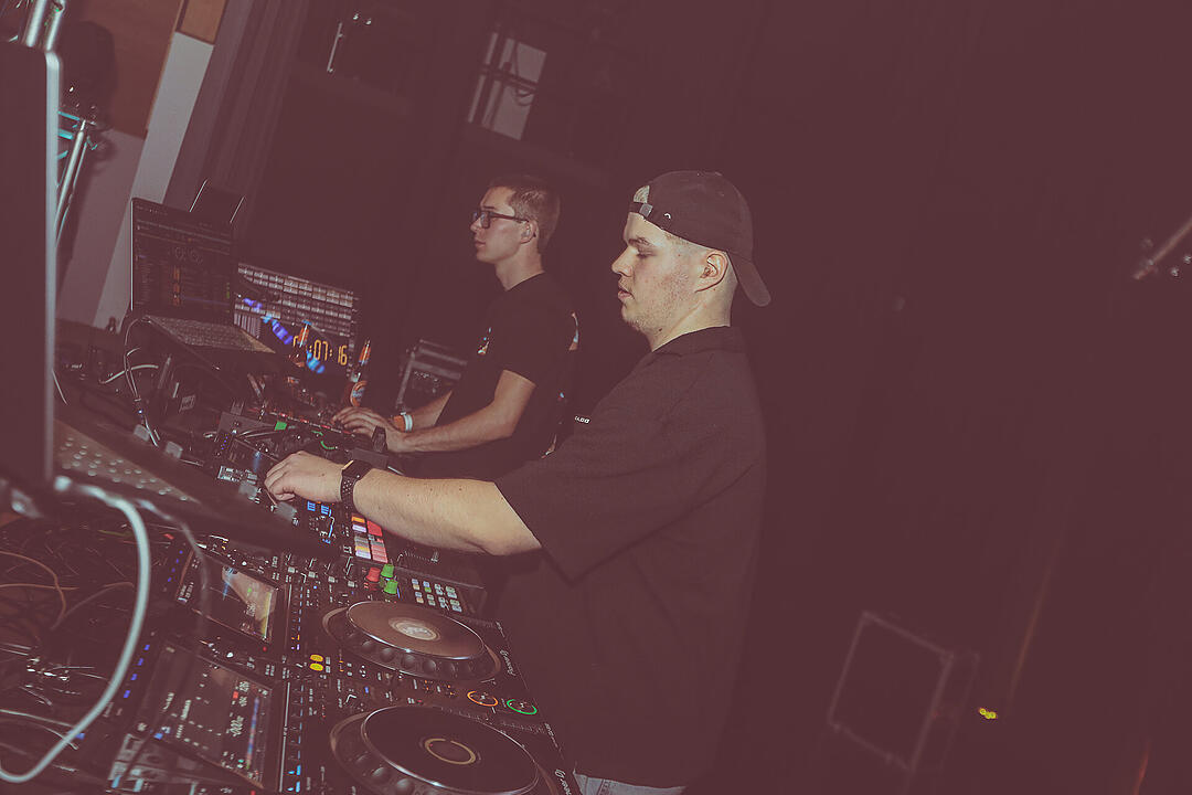 DJ INC & DJ NOSC