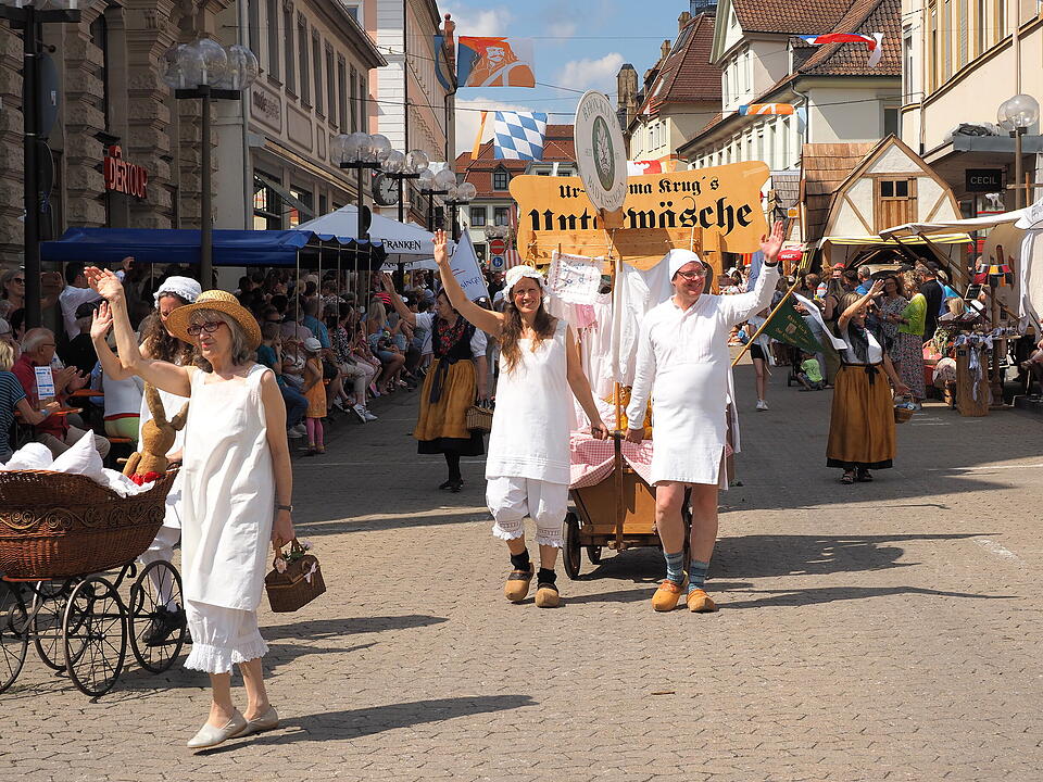 Großer historischer Festzug durch Bad Kissingen!