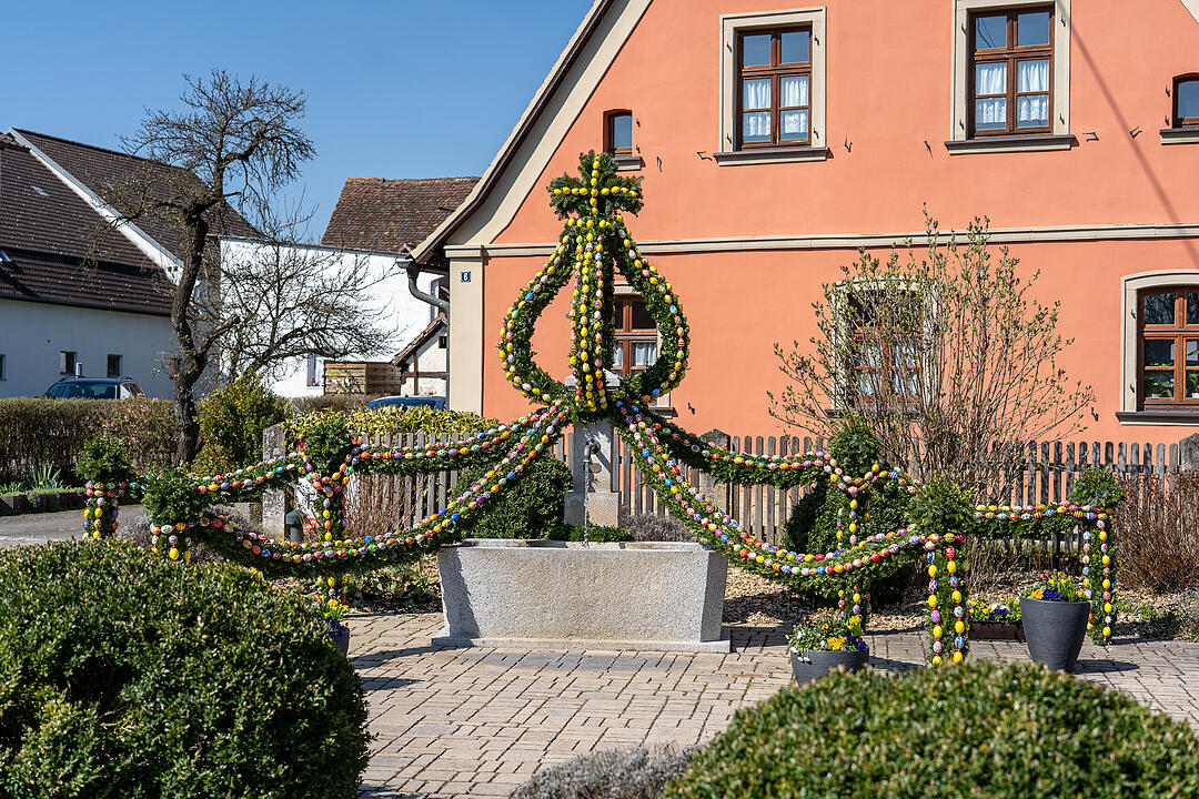 Osterbrunnen Roßdorf am Forst