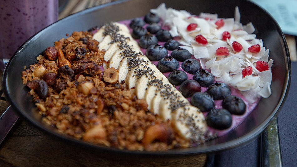In den meisten veganen Restaurants dürfen Bowls nicht fehlen. Auch in Mainz gibt es eine Vielzahl an Restaurants, wo solche auf der Speisekarte stehen.