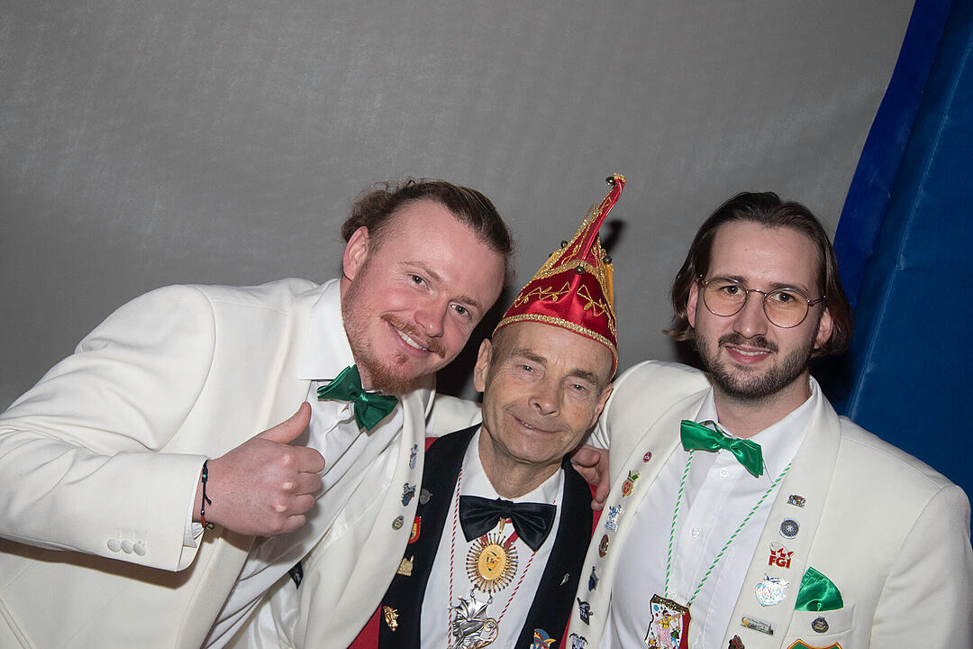 Viele Tanzgruppen, lustige Büttenreden und ein furioses Finale!