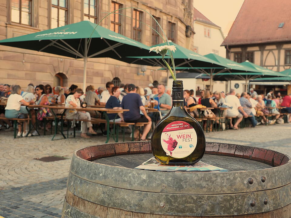 Das Weinfest zieht tausende Besucher an.