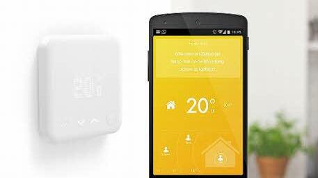 Trend Smart Home: Das Internet hilft, die Wohnung zu vernetzen und von unterwegs fernzusteuern - sei es die Heizung, das Licht oder die Überwachungskamera. Foto: Hersteller