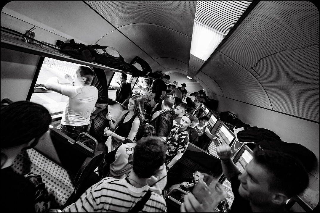 Hard Techno und Trance in drei verschiedenen Party-Waggons!