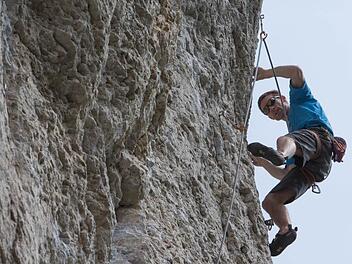 Nick aus Melbourne in einer Felswand in der Bärenschlucht  Foto: B.Herbst