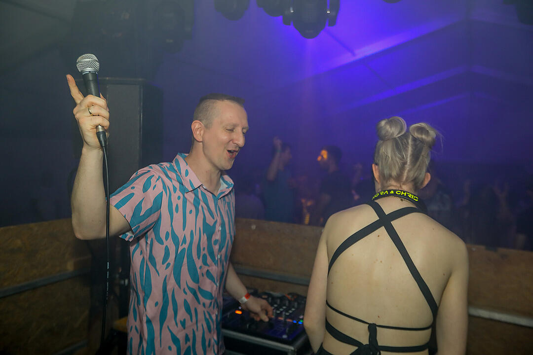 Partyzeltdorf mit 5 Areas!