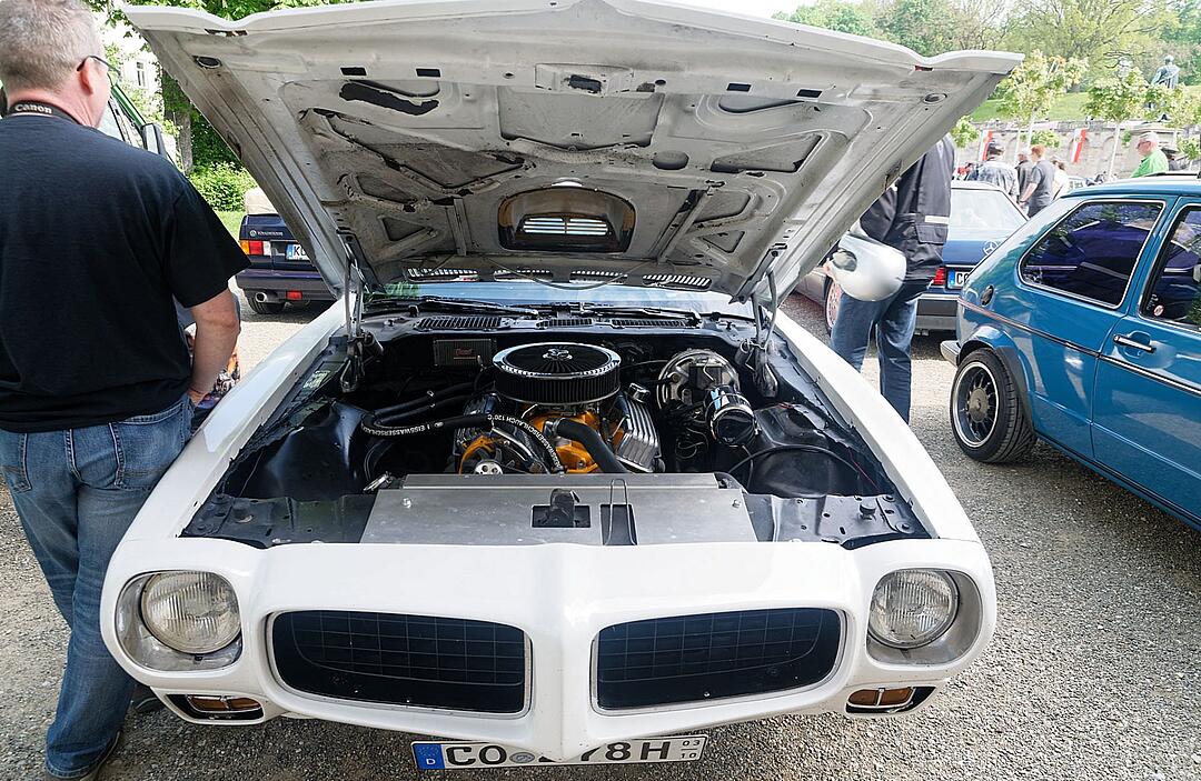 Über 500 Autos zogen Besucher aus nah und fern an
