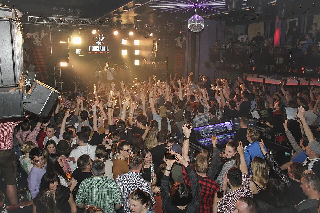 Heavy Volxmusic im Tanzcenter