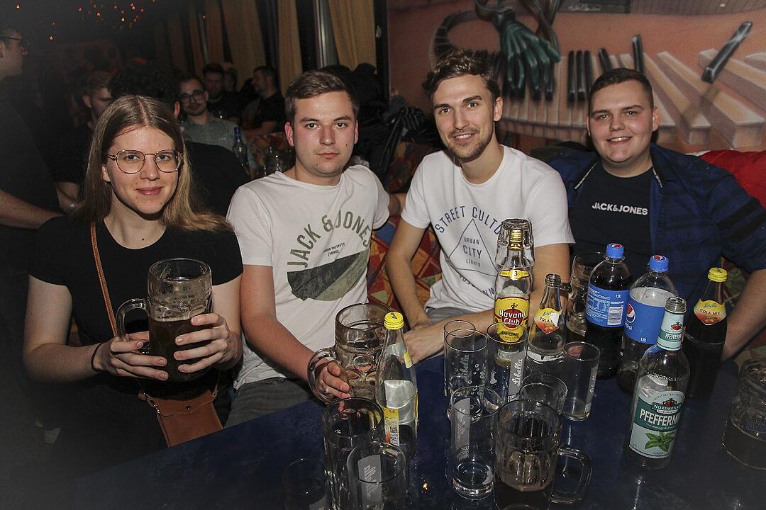 Klasse Party-Stimmung  am ersten Weihnachtsfeiertag