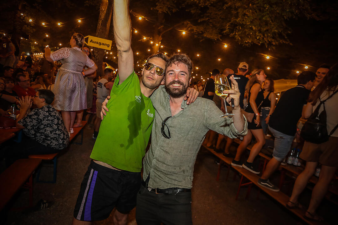 Impressionen vom größten Weinfest in Franken!