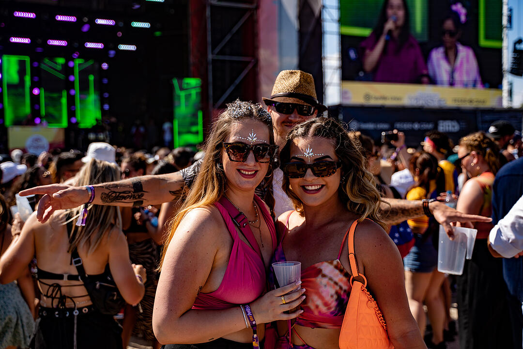Mit vielen internationalen und nationalen Live-Acts!