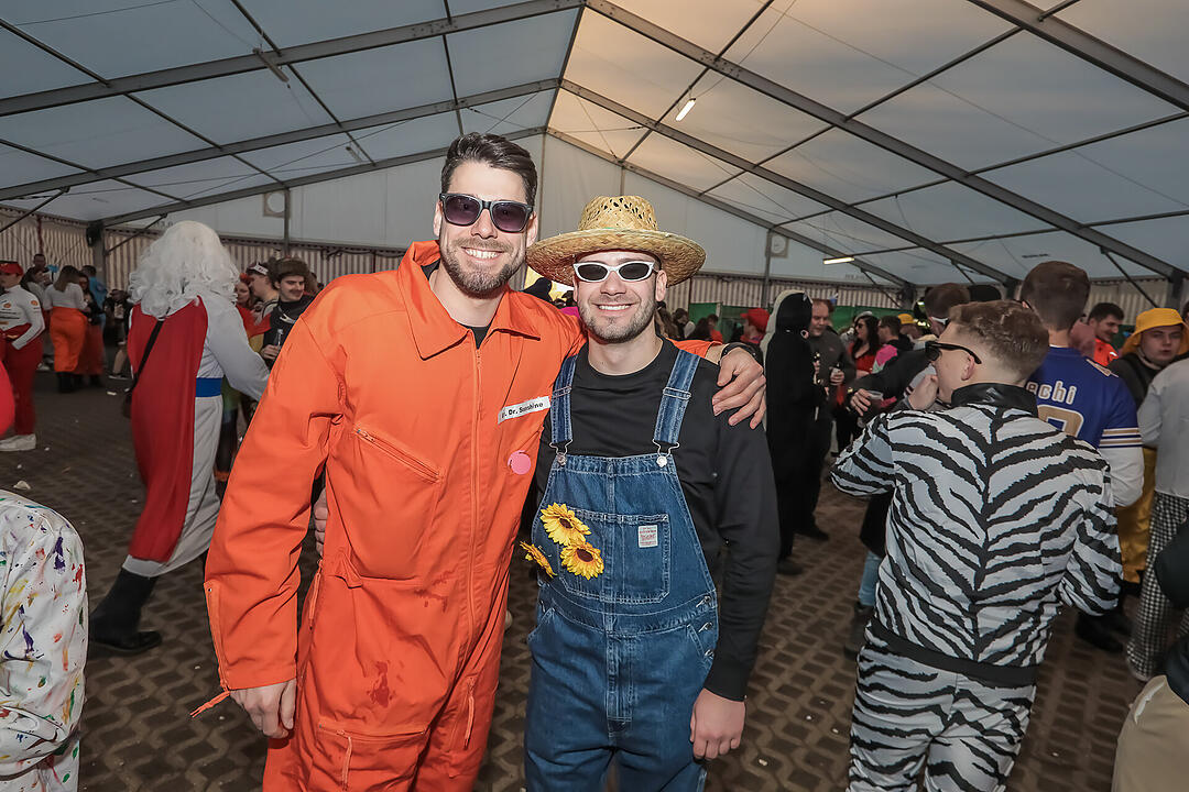 Im großen Festzelt wurde richtig gefeiert!