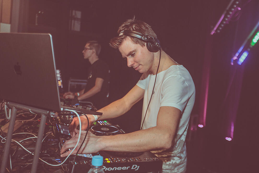 DJ INC & DJ NOSC