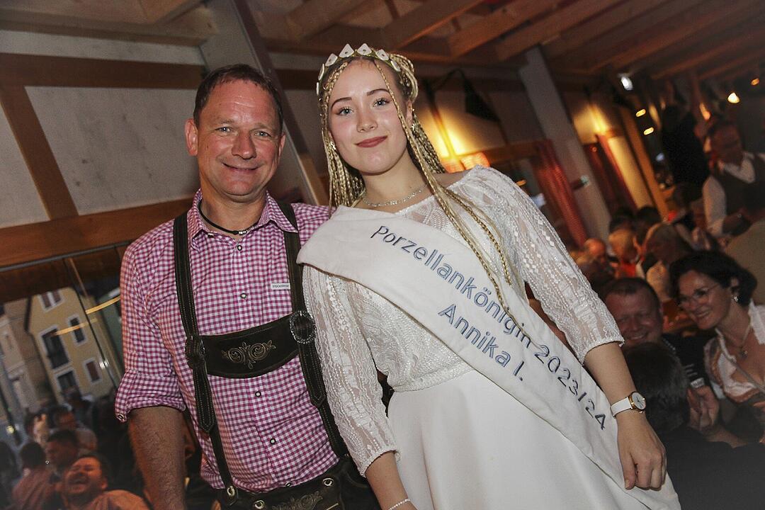 Es spielten die "Kasendorfer Musikanten" und "Die Wilderer".