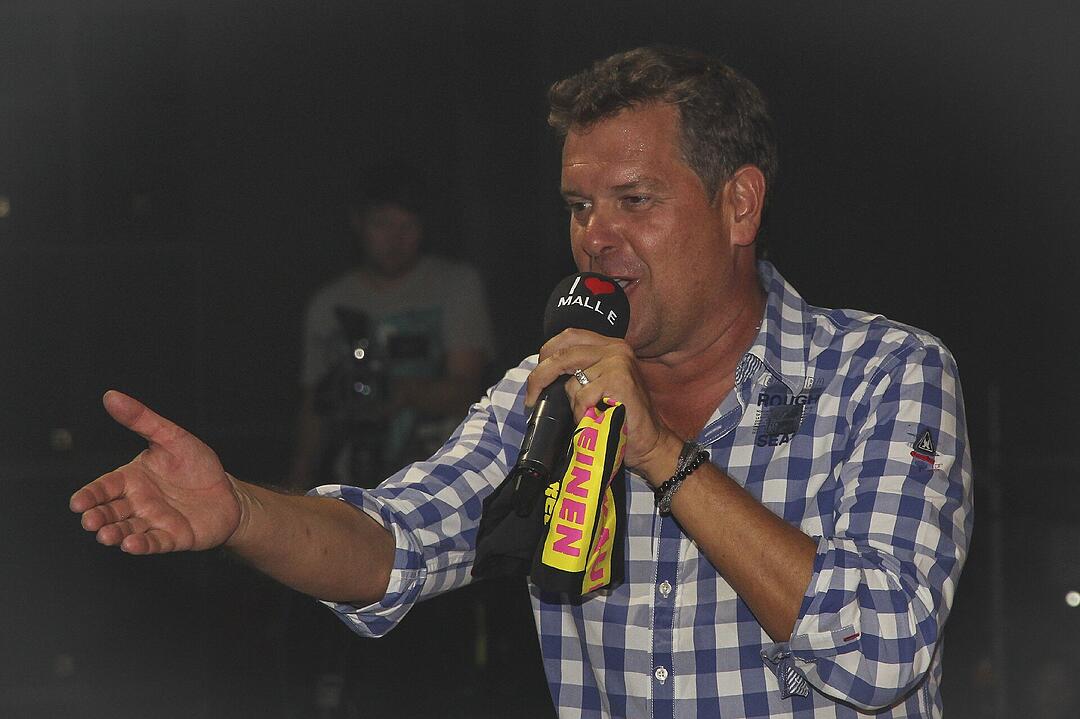 Opening Party mit Ballermann-Größe Peter Wackel