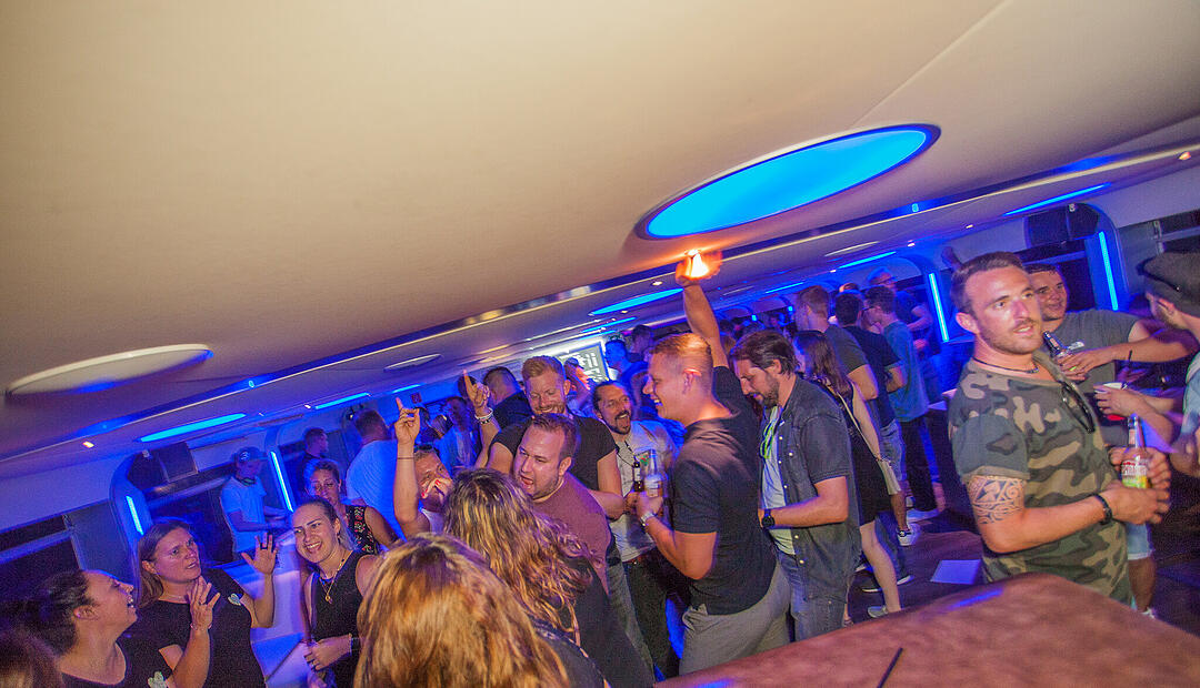 Bayern 3 Partyschiff in Fürth