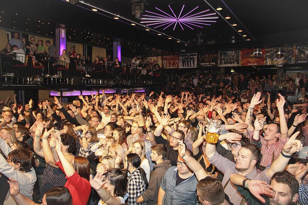 Klasse Party-Stimmung  am ersten Weihnachtsfeiertag