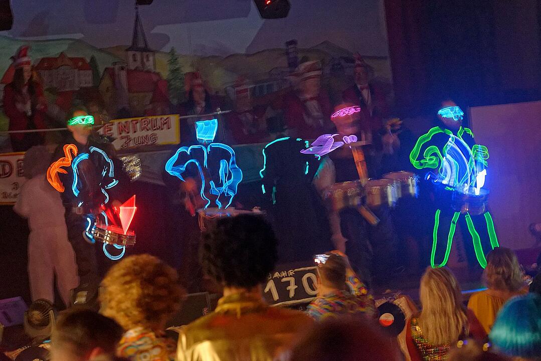 Motto: "Licht aus! Spot an! 70er Disco"
