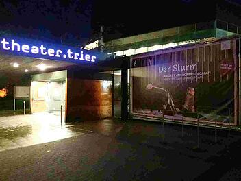 Das Theater Trier lockt nicht nur in Trier, sondern auch in Bitburg in Schauspielvorstellungen.