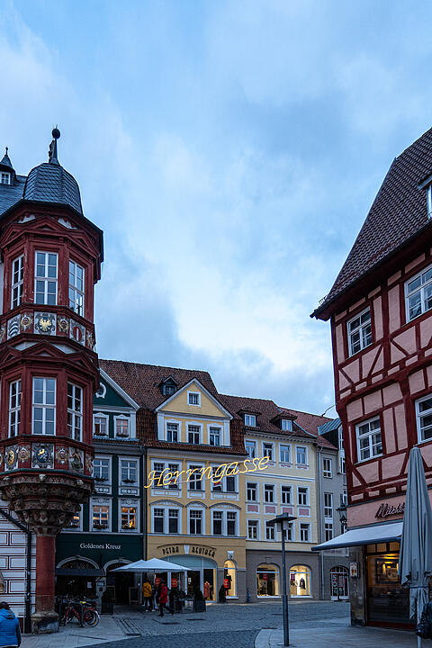 Die Innenstadt wird wunderschön erleuchtet.