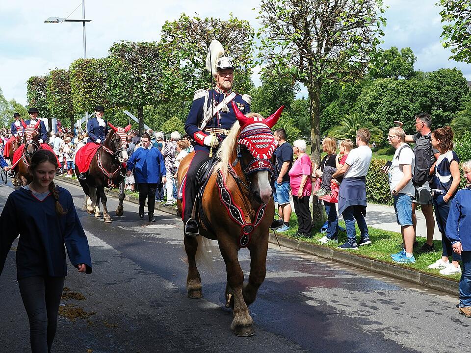 Großer historischer Festzug durch Bad Kissingen!