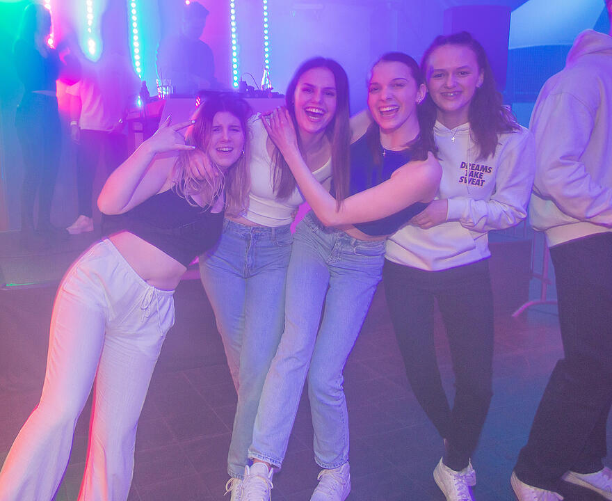 Nach dem einschlagenden Erfolg der ersten Kufa Club Night wurde ausgelassen die 2. Auflage gefeiert.