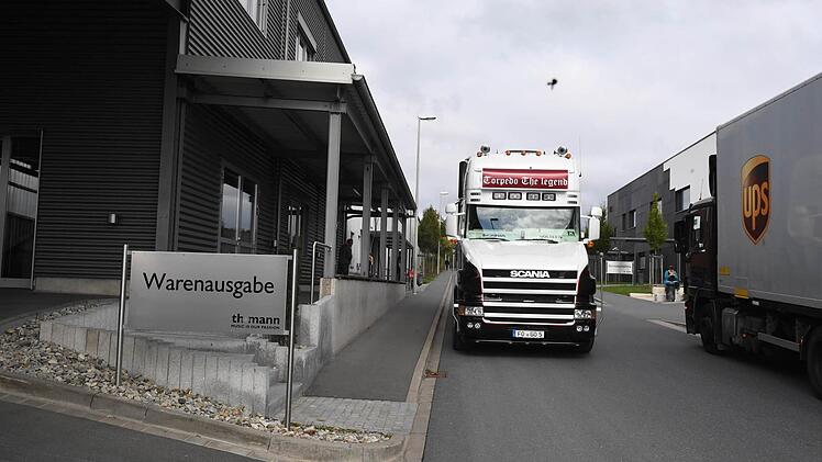 Auf dem Gelände herrscht reger Lieferverkehr. Foto: Ronald Rinklef