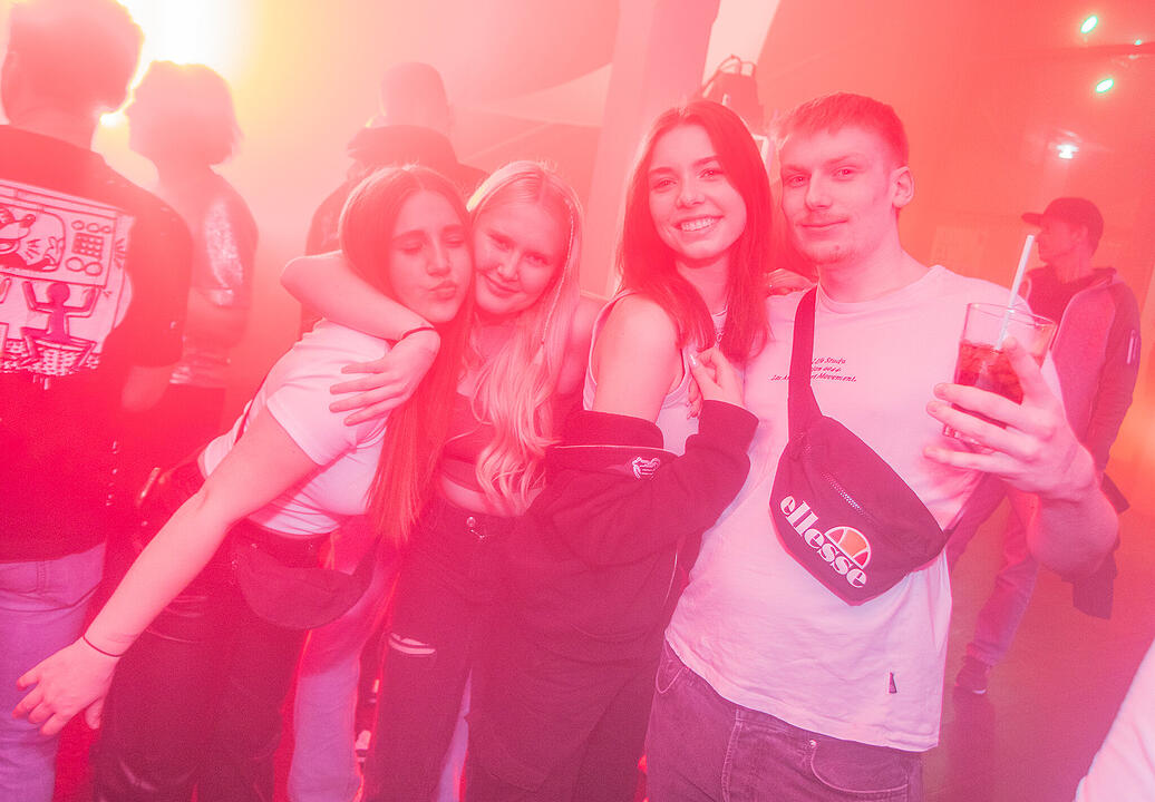 Nach dem einschlagenden Erfolg der ersten Kufa Club Night wurde ausgelassen die 2. Auflage gefeiert.