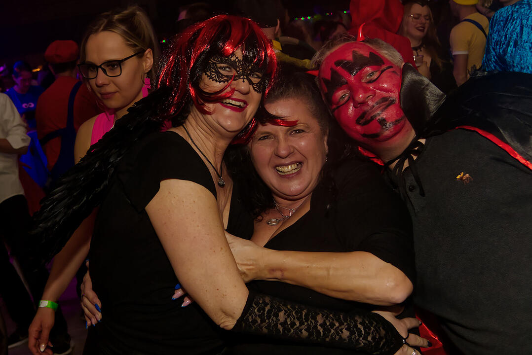 Ausverkaufte Party in Unterfarrnbach