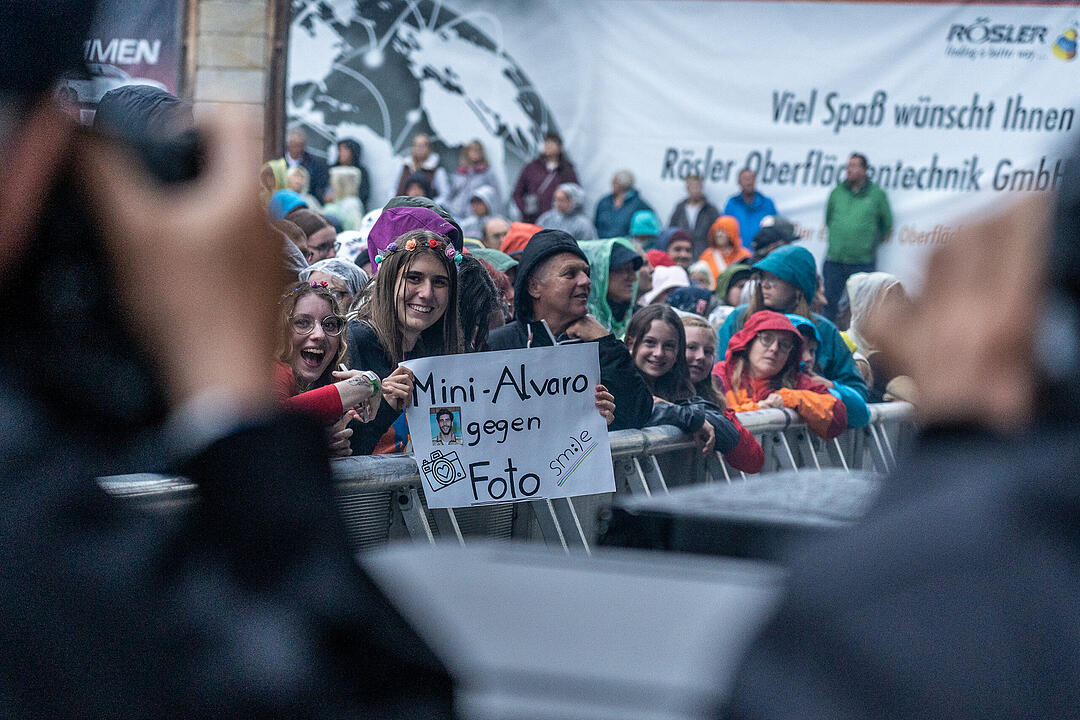 Trotz Regen sorgte Álvaro Soler für super Stimmung!