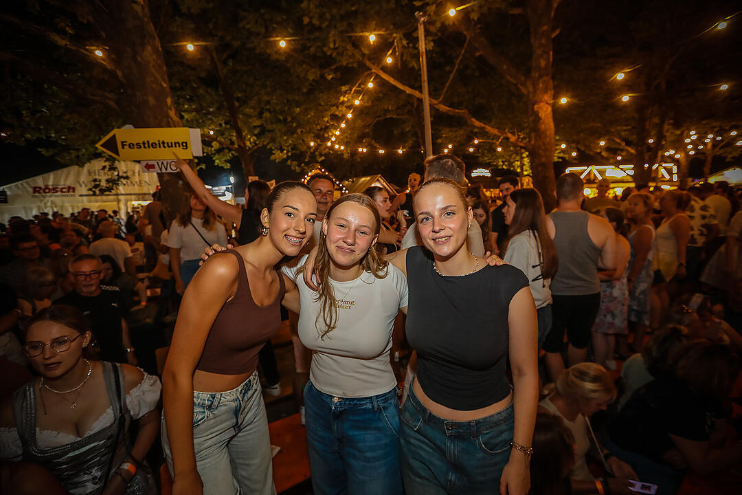 Impressionen vom größten Weinfest in Franken!