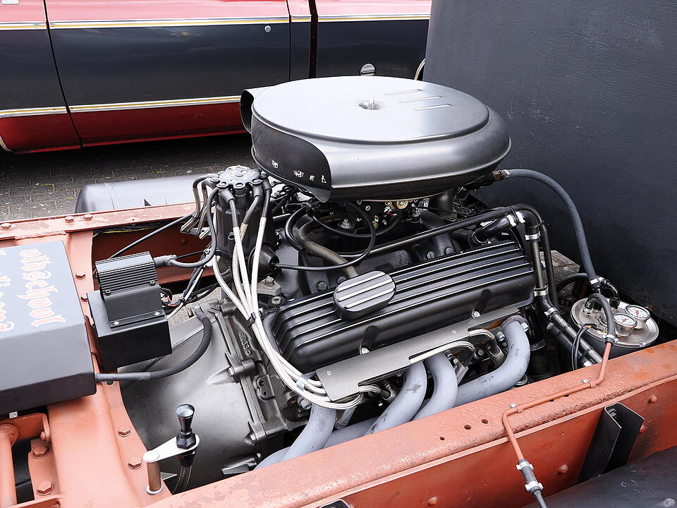 Oldtimer, US Cars, Traktoren und Motorräder.