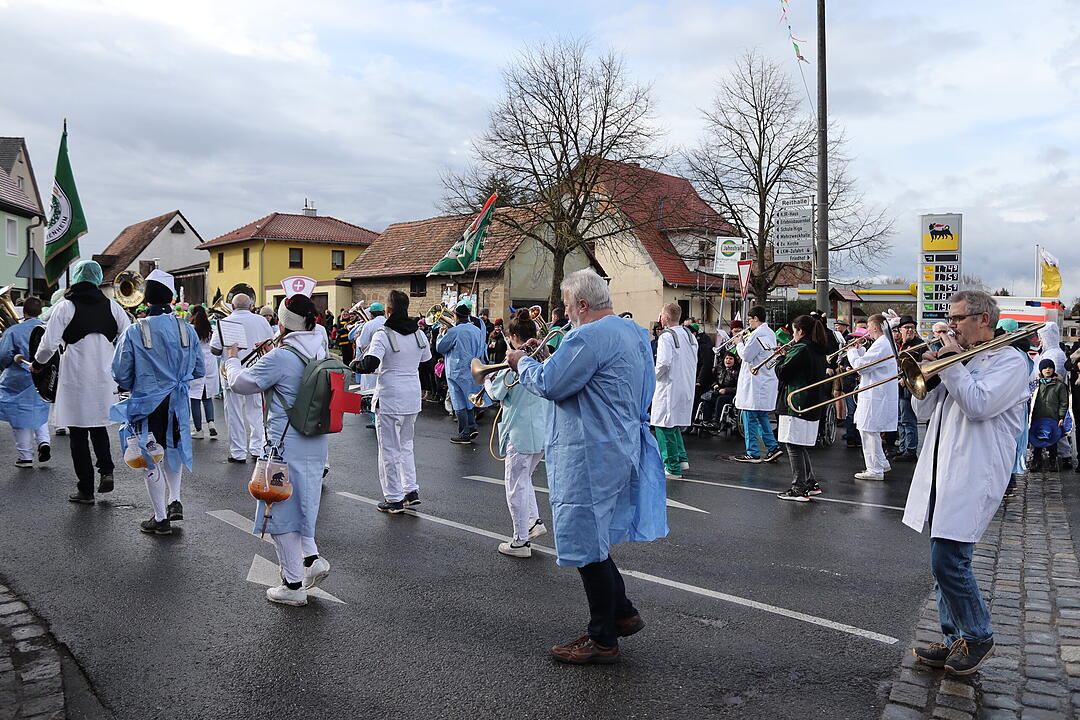 Die Hauptstrasse wurde zur Partymeile