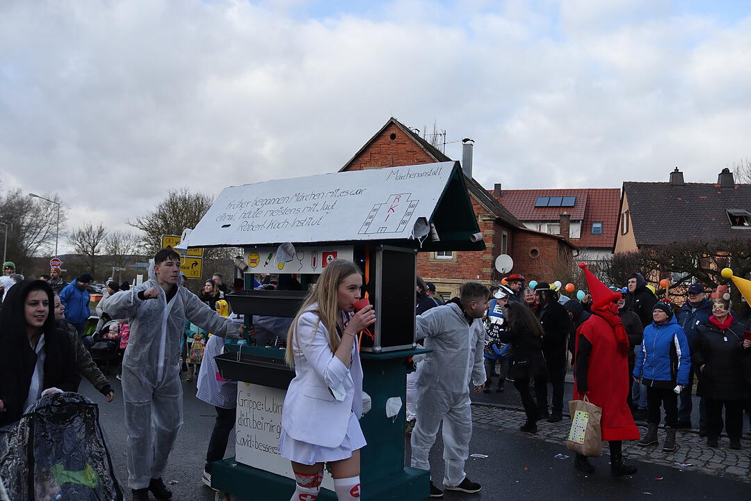 Die Hauptstrasse wurde zur Partymeile