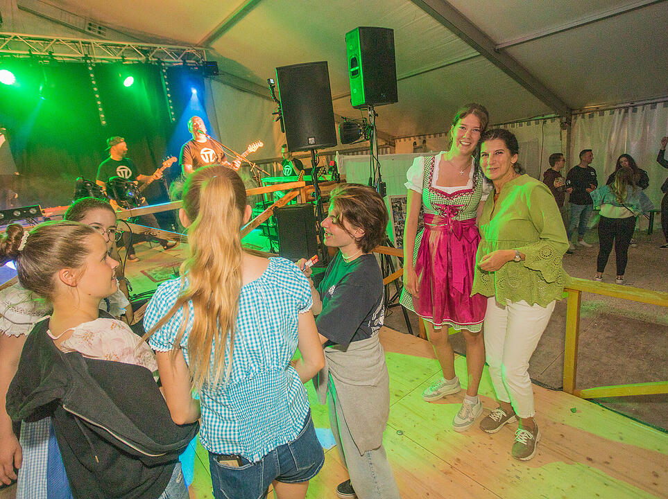 Die Cover- und Partyband "Tasty 7" spielten am Samstag.