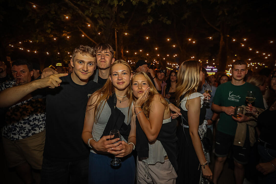 Impressionen vom größten Weinfest in Franken!