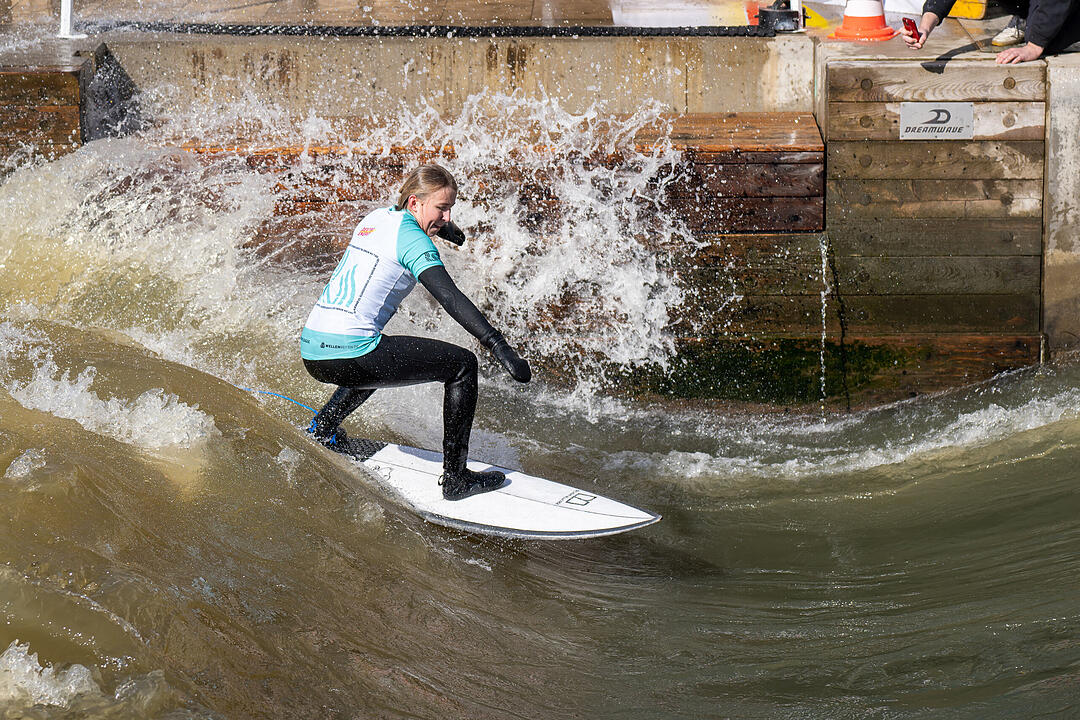Die Surferwelle mitten in Nürnberg