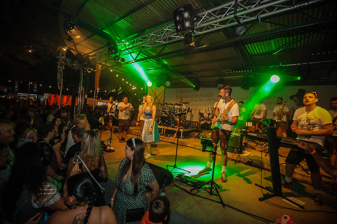 Impressionen vom größten Weinfest in Franken!